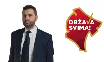 Vujović: Nikolić u ulozi muške Bebe Džaković