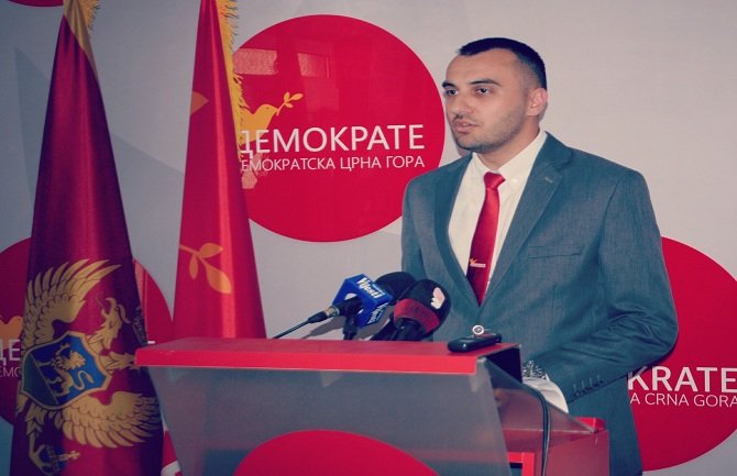 Stjepović: Namjeravate li da prekinete sa prebrojavanjem krvnih zrnaca kandidata koji žele da se zaposle?