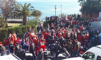 Djeda mrazevi na motorima uručili poklone djeci iz Bijele