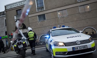 Diler droge ušao u vozilo policije misleći da je taksi