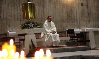 Ganc: Isus rodio, kako bi ljudi imali puno ljubavi među sobom