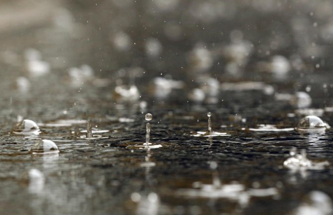 Promjenljivo oblačno, pljuskovi poslijepodne