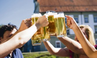 Muškarci i žene jednako piju, svaki treći Crnogorac aktivni pušač