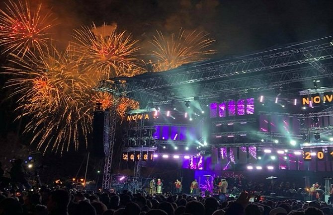 Spektakularan doček 2018. godine: U Budvi, Tivtu, Herceg Novom...