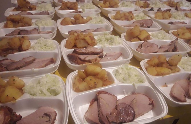 Božić je ljubav na djelu: Hrana je život, ne rasipajte- donirajte!