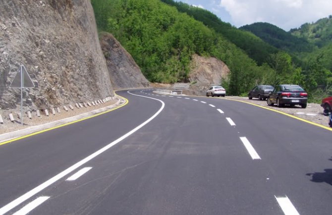 Totalna obustava saobraćaja za kamione i šlepere na putu Cetinje - Budva