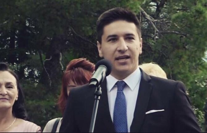 Dajković napustio Demos: Vrijeme za nove mlade ljude