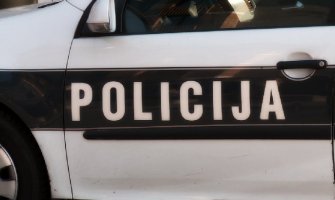 Sanski most: Ranjen nakon napada sjekirom na policajce