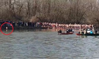 Učesnik varao u trci za Časni krst, šunjao se uz obalu pa stigao prvi(VIDEO)