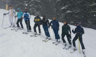 Studenti treće godine uče da skijaju u Bugarskoj