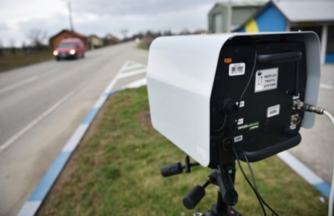 Bosanac polomio policijski radar pa ga bacio