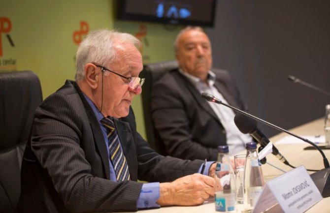 Joksimović: Vladajući poslanici uništili fabrike i sela, opozicija radila za svoje interese