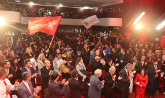 Bečić Đukanoviću: Ko može gore od tebe, trebalo bi da uđe u Ginisovu knjigu rekorda