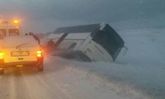 Nevrijeme na sjeveru Crne Gore: Autobus izletio s puta Žabljak-Šavnik