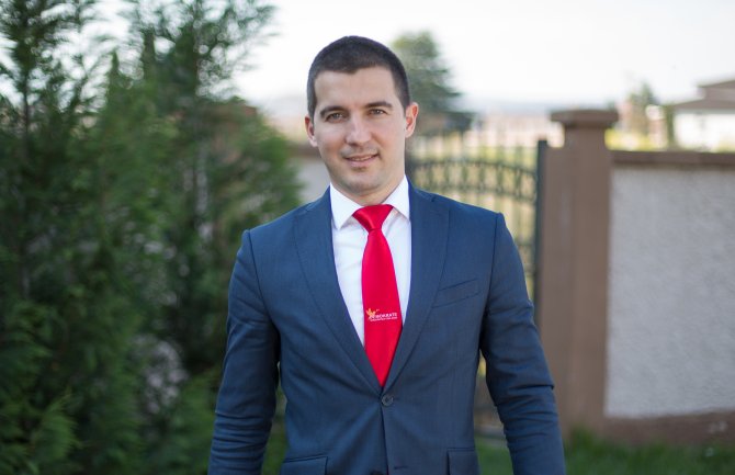 Bečić Đukanoviću: Ne brukaj se više poslednji evropski diktatoru