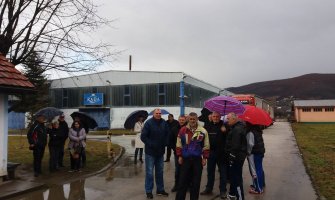 Opet propao tender, radnici Bjelasice Rade razočarani: Samo je nama stalo da fabrika radi