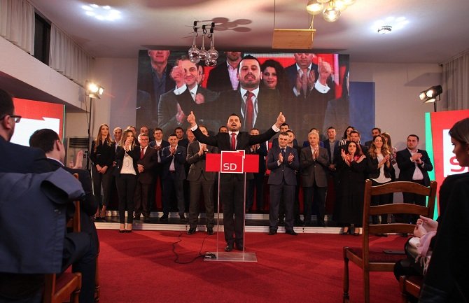 SD: Dosta jednih te istih lica koja opstaju na političkoj sceni Ulcinja