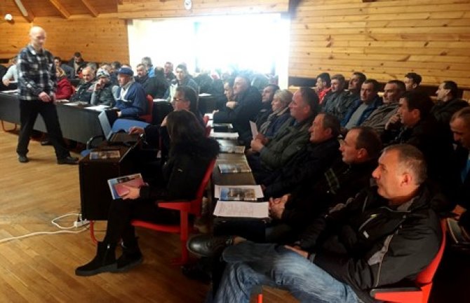 Proizvodi sa gazdinstava da nađu put do potrošača, posebno turista