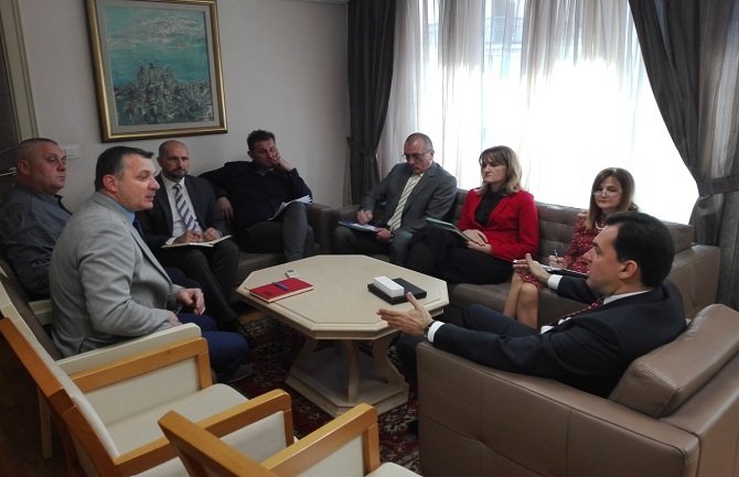 Pažin sa predstavnicima ZIKS-a: Zaposliće još 12 službenika