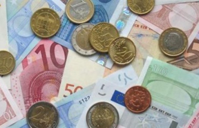 Počela isplata stipendija i studentskih kredita za januar i februar