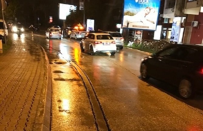 U Budvi zatvorena glavna gradska ulica zbog pucanja