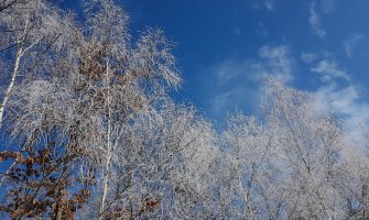 Tokom dana suvo, u noćnim satima intenzivnije padavine