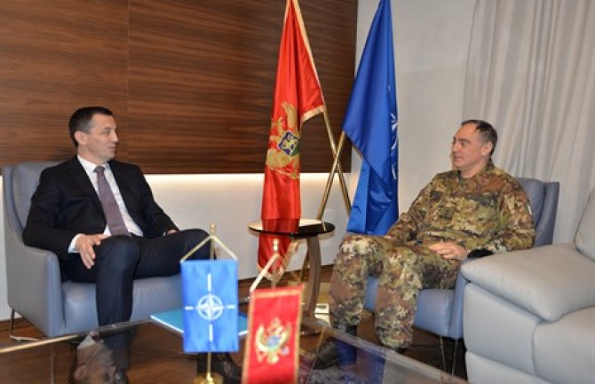 Jedan oficir će ići u KFOR štab u Prištini, a drugi u kancelariju za vezu u Skoplju