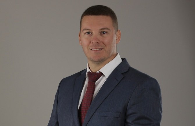 Adžić: Upravni sud da poništi pravno nasilje DPS-a u Prijestonici