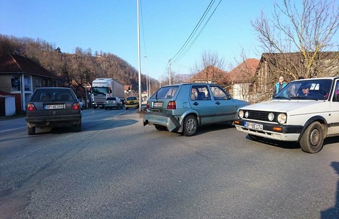 Lančani sudar u Potkrajcima, jedna osoba povrijeđena