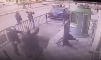 Policajac spasio dijete koje je palo sa 3.sprata (VIDEO)