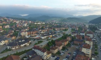 Husović i DPS pritiscima raseljavaju Rožajce, godišnje odseli nekoliko hiljada ljudi 