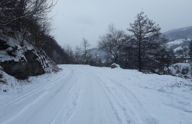 BP: Neprohodni putevi ka pojedinim selima, mehanizacija na terenu