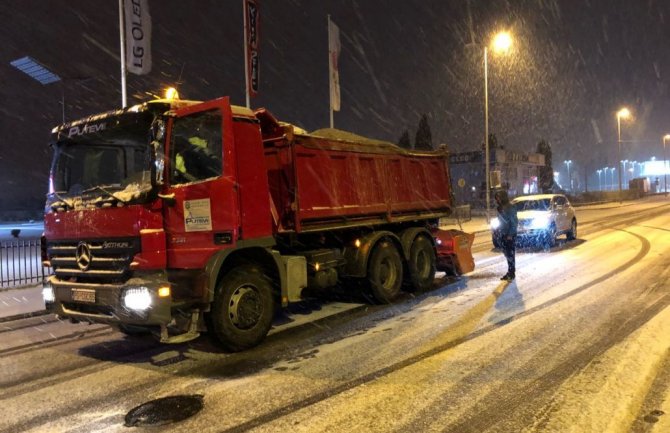 Podgorica: Gradske službe na terenu od ponoći, bez problema u saobraćaju