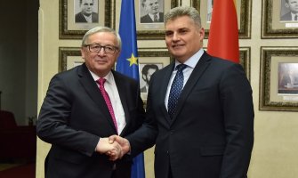 Junker: Parlament je hram demokratije, mjesto na kojem se debatuje o ispravnosti argumenata