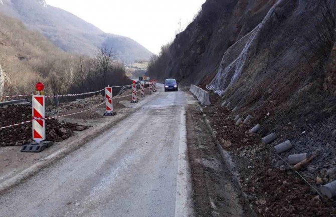 GP Dobrakovo: Saobraća se jednom trakom naizmjenično