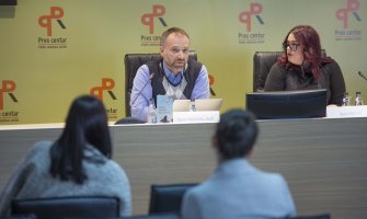 Ulagati u preventivne servise za seksualne radnice, osobe koje injektiraju droge i gej populaciju