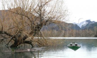 Nakon nesreće na Skadarskom jezeru ribokradice lovile u mutnom