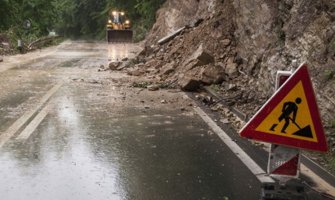 Odron na putu Virpazar-Bar