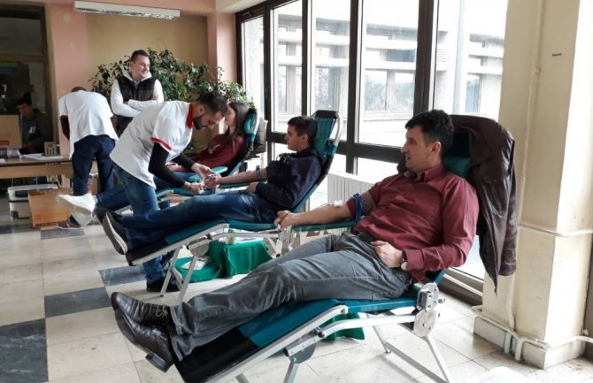 Više od 20 studenata Biotehničkog fakulteta dalo krv