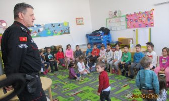 Održana edukativna radionica za mališane u vrtiću: Šta djeca znaju o saobraćaju(FOTO)