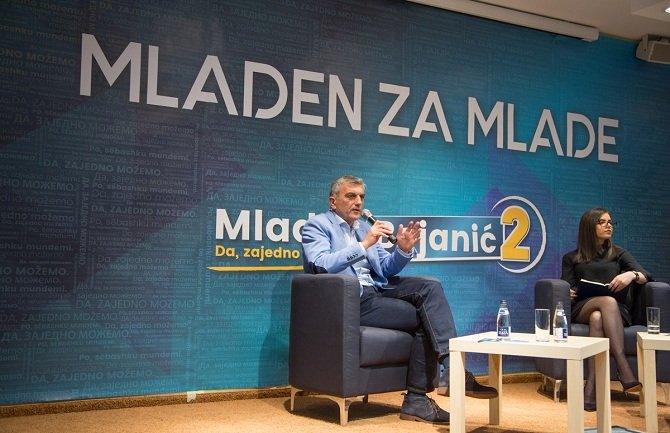 Mladen za mlade: Posao garantuje isključivo partijska knjižica