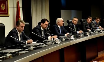 U državnoj upravi ne otpuštaju nesavjesne i one što smetaju, ali bi još da zapošljavaju 