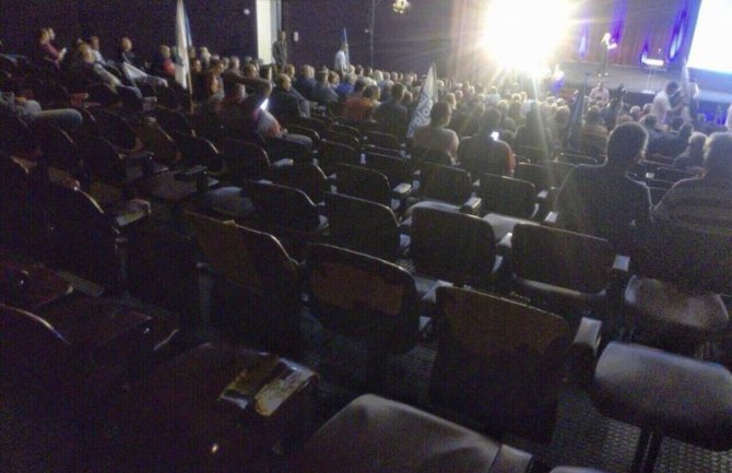 DPS: Bojanić doživio fijasko u Domu kulture u Baru