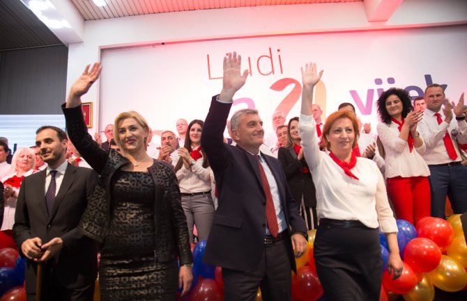 Bečić i Abazović sa 1000 aktivista u Podgorici snažno podržali Bojanića