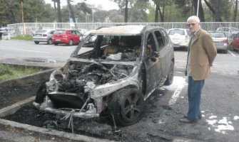 Zapaljen BMW ljekara ispred Kliničkog centra Crne Gore