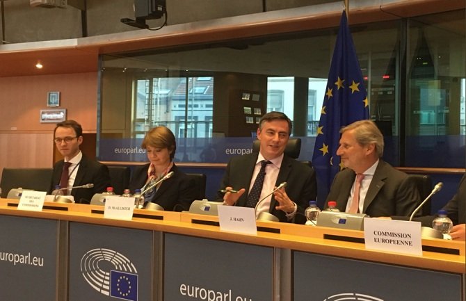 Han poručio da je na liderima Zapadnog Balkana da preuzmu loptu