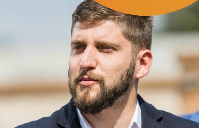 Zeta za 21. vijek: DPS ne bi o lokalnim problemima zato sramno poput DF-a podstiče fašizam 