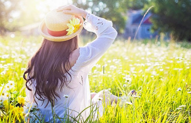 Danas sunčano, moguća slaba i kratkotrajna kiša