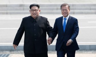 Kim poslao poklon u Južnu Koreju  težak dvije tone