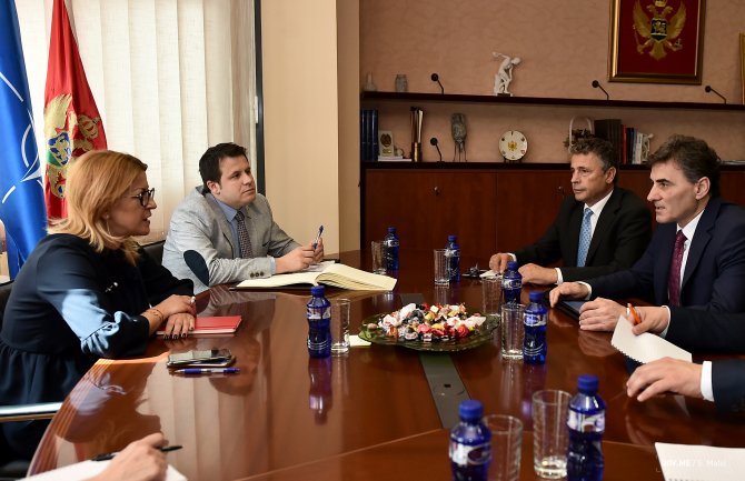 Podrška i saradnja sa Kosovom u procesu reforme javne uprave